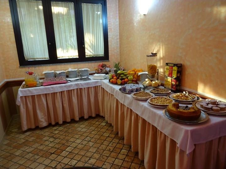 Albergo Ristorante Il Delfino Novara Exterior photo