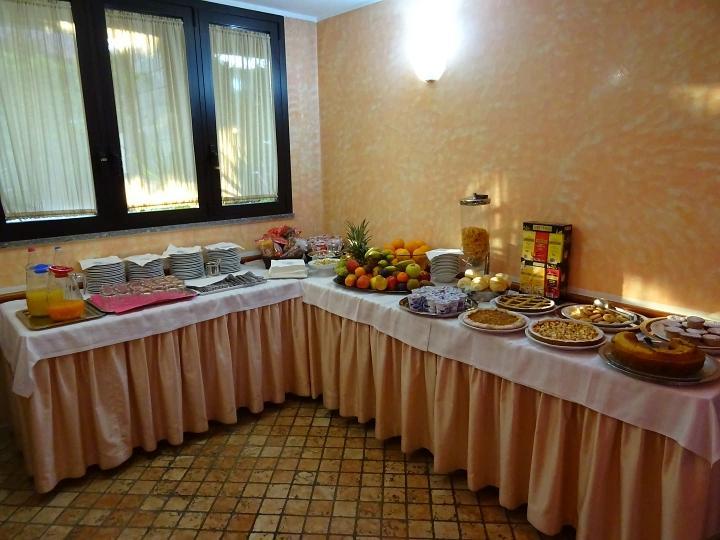 Albergo Ristorante Il Delfino Novara Exterior photo