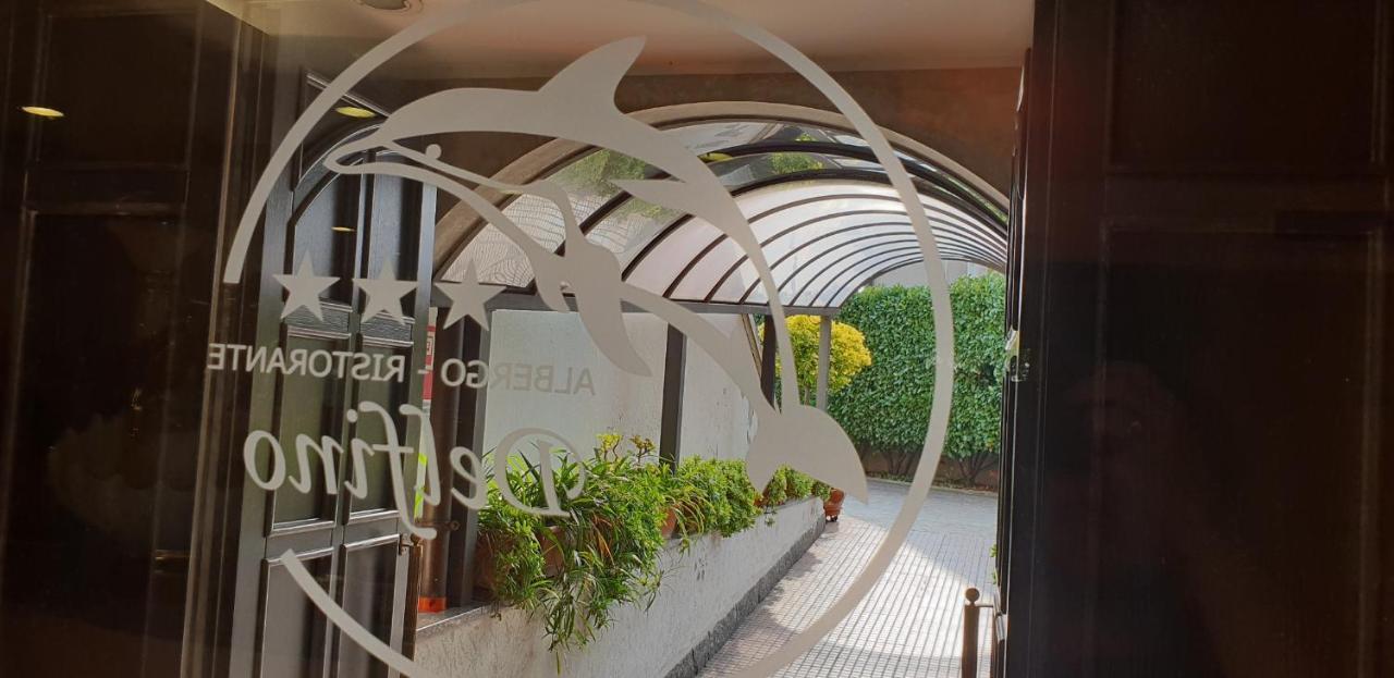 Albergo Ristorante Il Delfino Novara Exterior photo